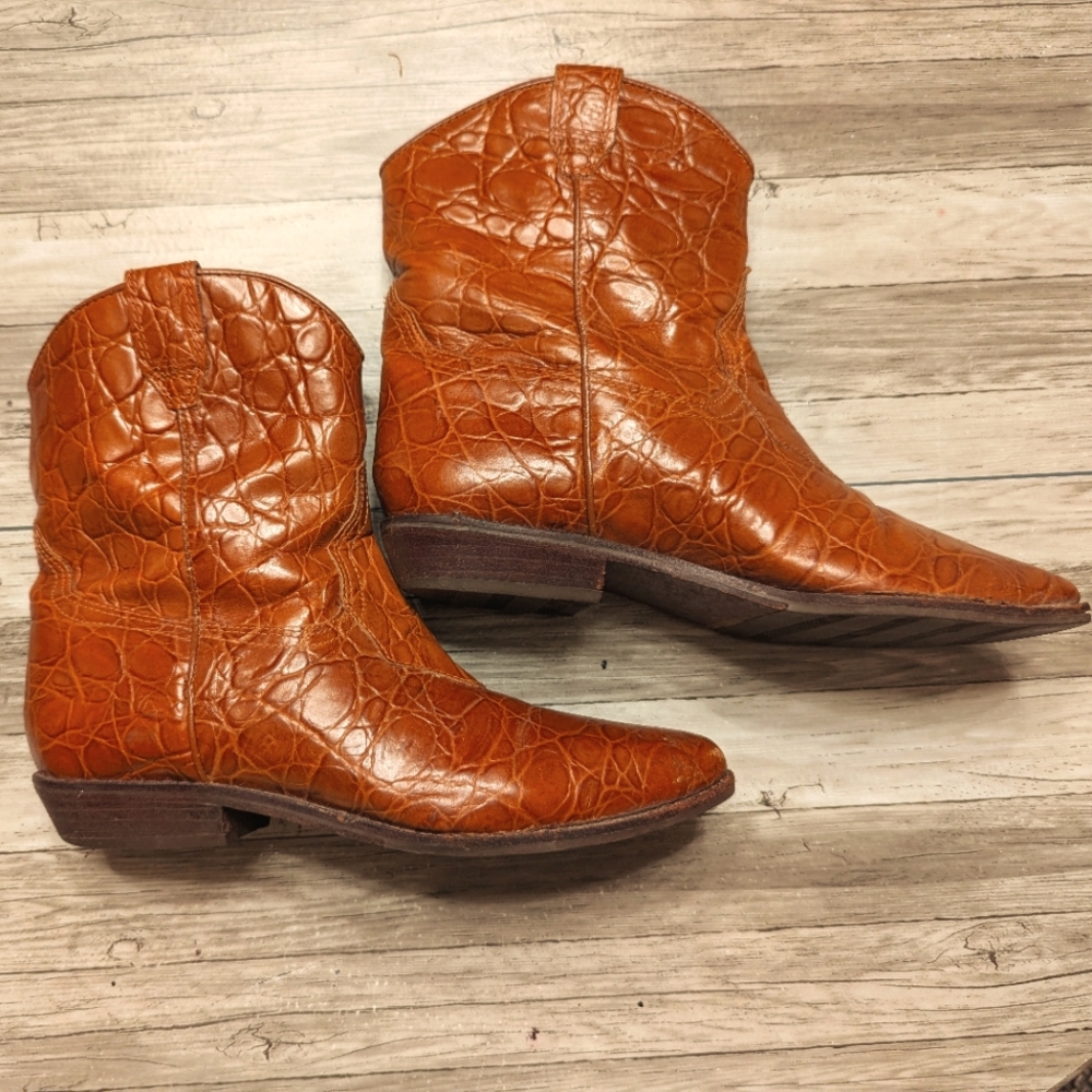 Unisa Brown Croc Leather Ankle Pull On Chelsea Pointed Cowboy Boots Women's 6B